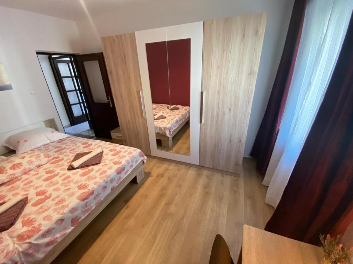 Apartment Dora Zara Esterno foto