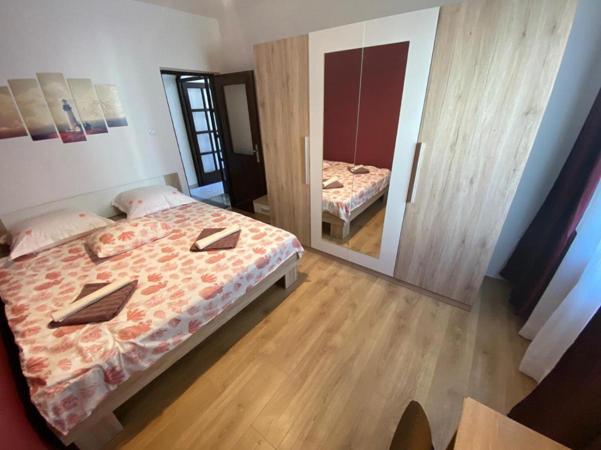 Apartment Dora Zara Esterno foto