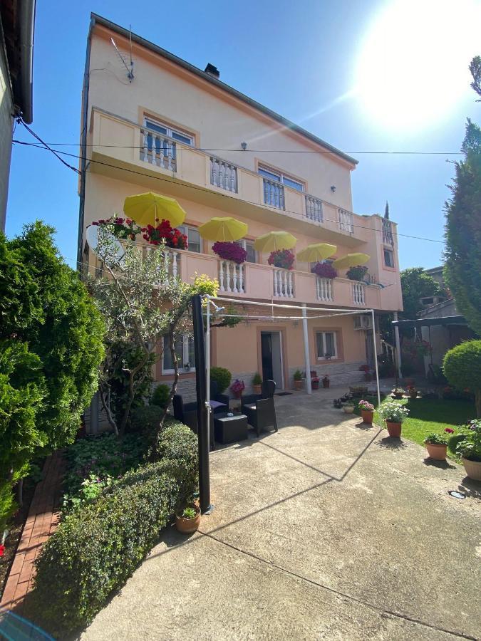 Apartment Dora Zara Esterno foto
